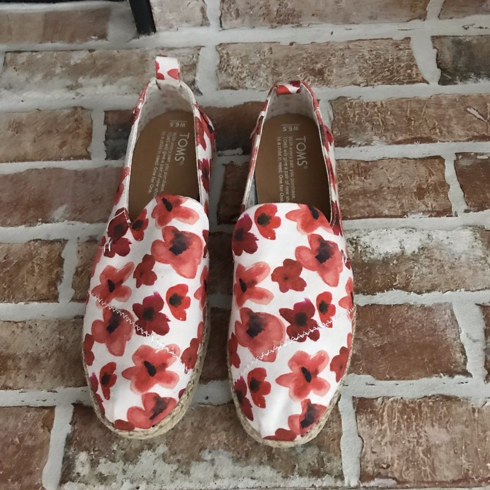 Tom’s Flower Slide ons